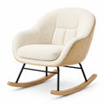 Fauteuil à bascule en bois et tissu bouclette crème